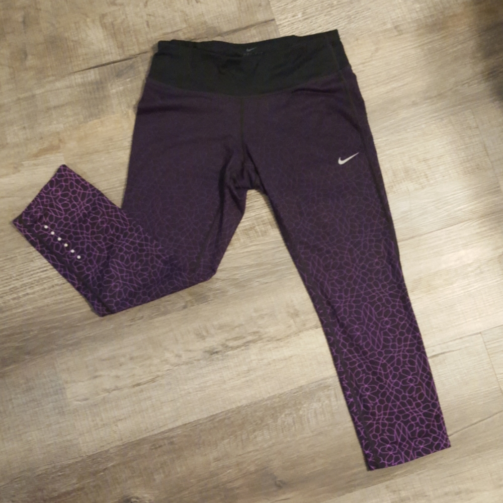 Nike dry-fit Capri leggings